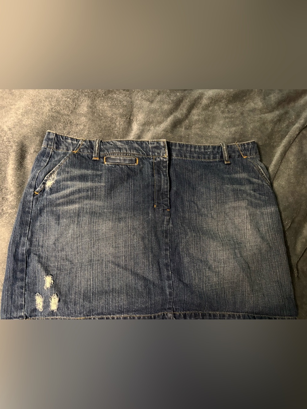 GAP woman’s distressed denim skirt size 20